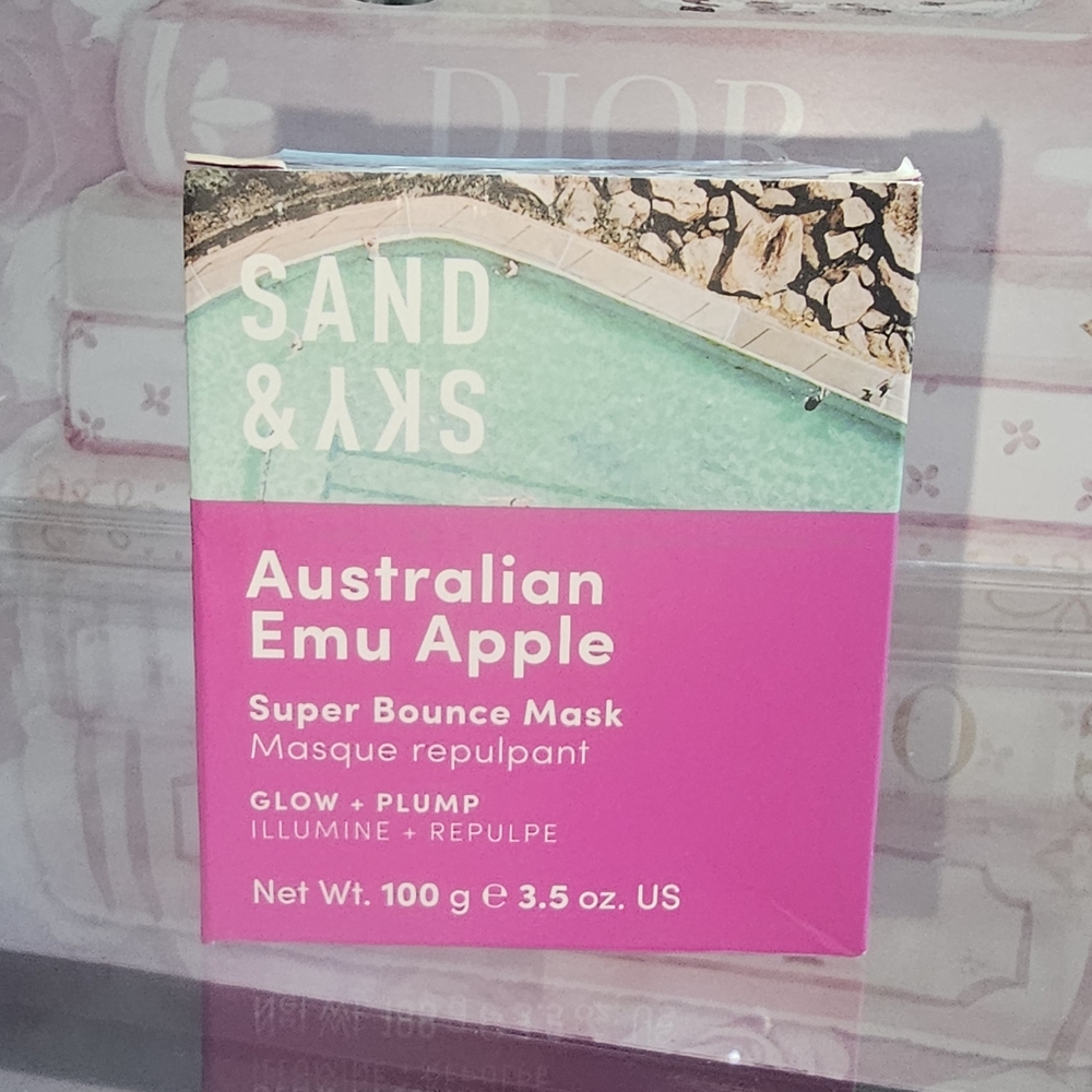 Sand & Sky Australian Emu‎ Apple Super Bounce Face Mask: New